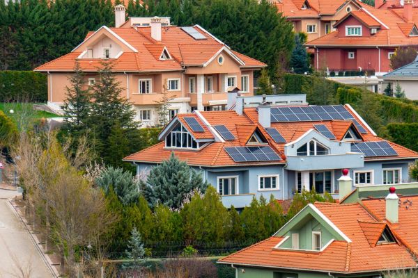 Top raisons d'adopter les panneaux solaires pour votre électricité