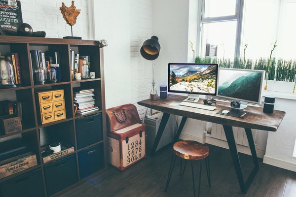Quels sont les principes de base pour l'aménagement d'un petit espace de bureau à domicile?